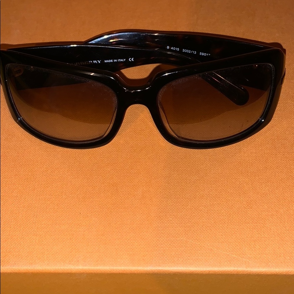 Auth Burberry unisex sunglasses